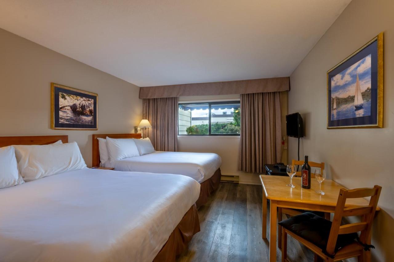 Sidney Waterfront Inn & Suites Bagian luar foto