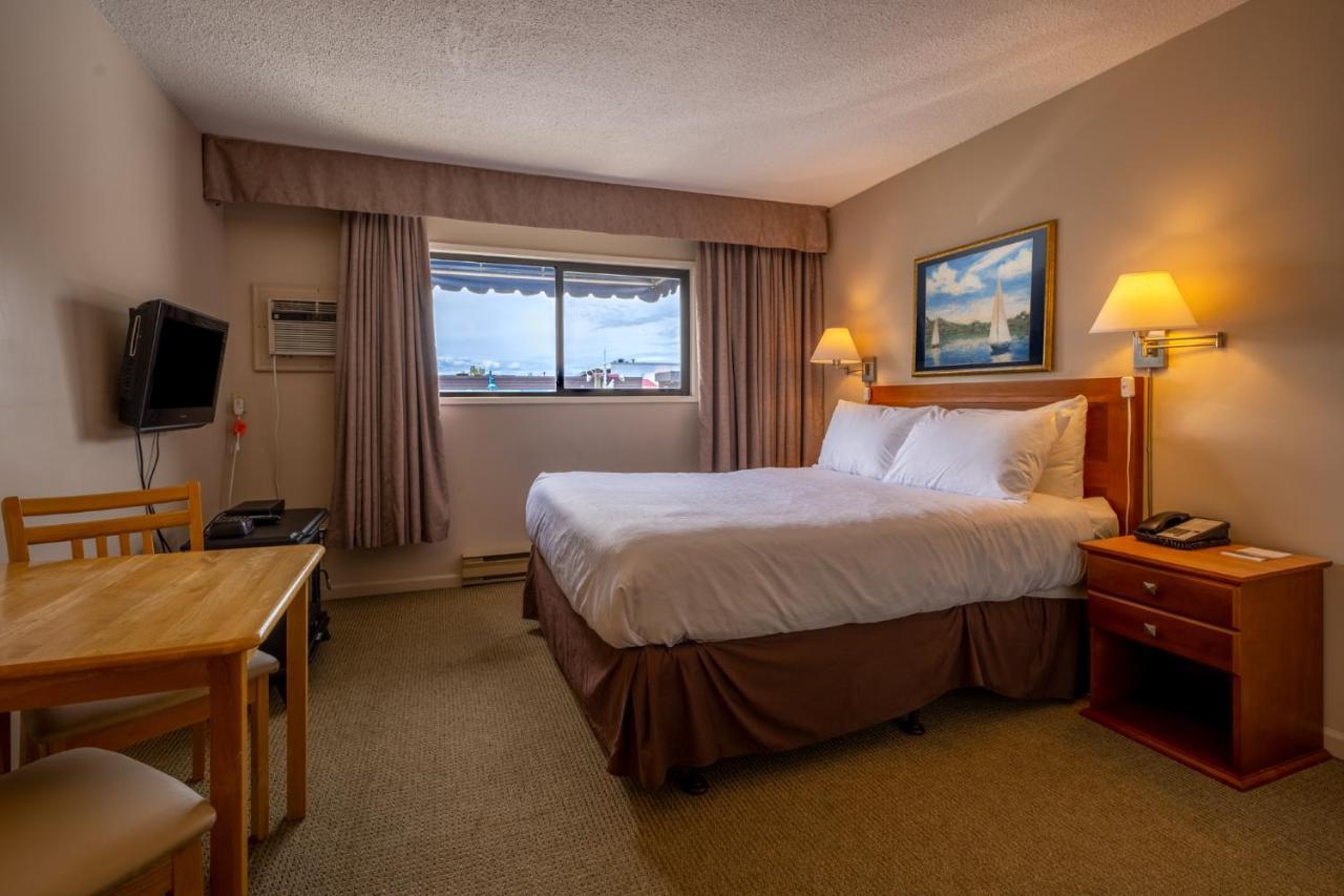 Sidney Waterfront Inn & Suites Bagian luar foto
