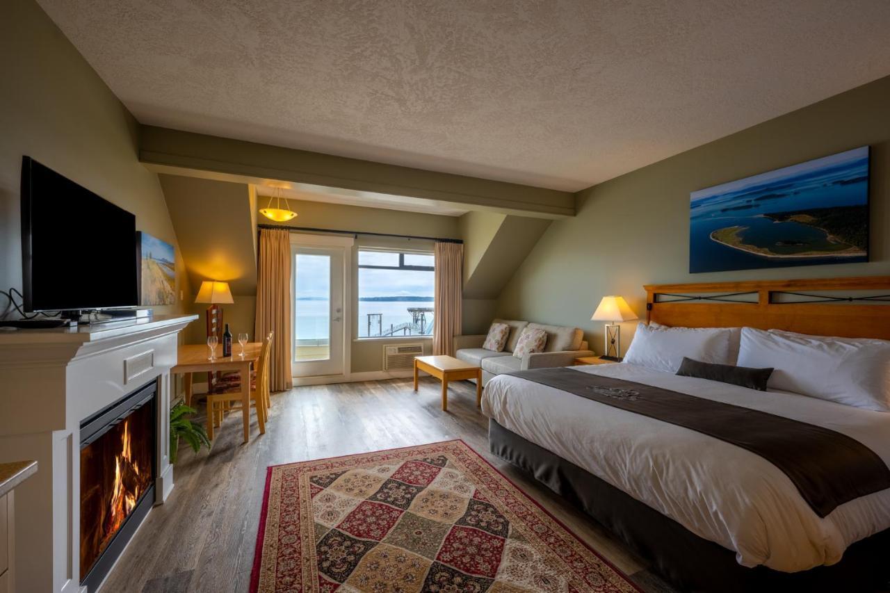 Sidney Waterfront Inn & Suites Bagian luar foto