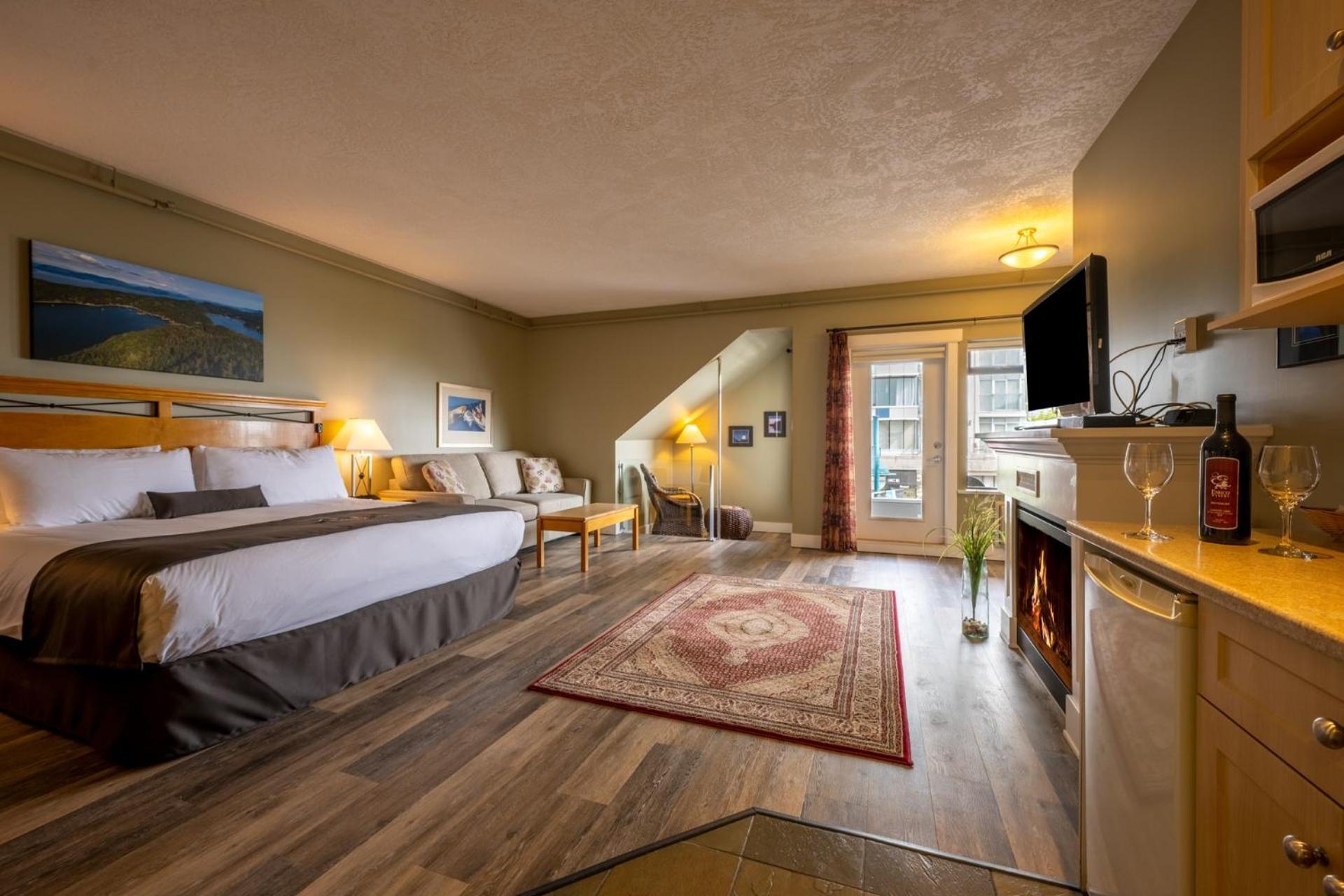 Sidney Waterfront Inn & Suites Bagian luar foto