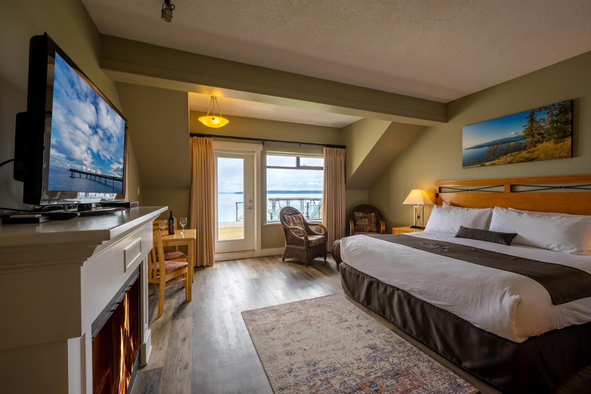 Sidney Waterfront Inn & Suites Bagian luar foto